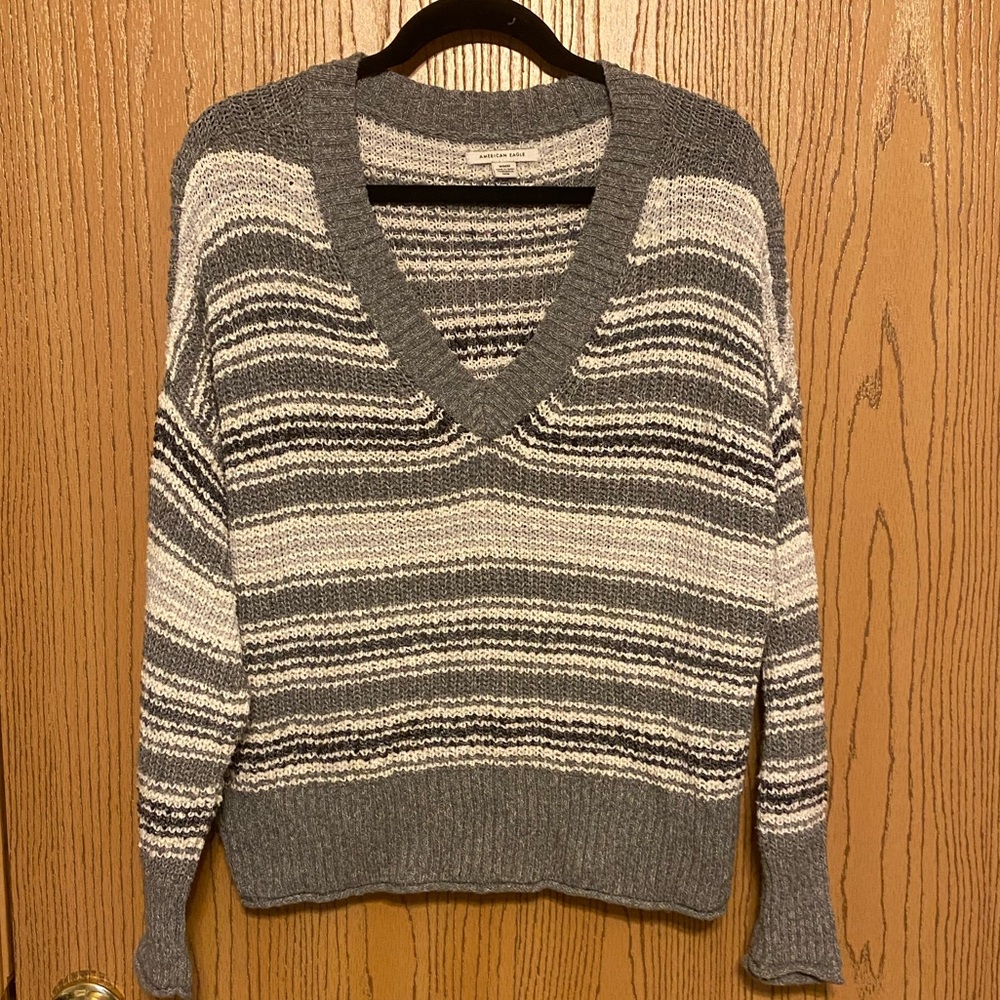American Eagle Sweater